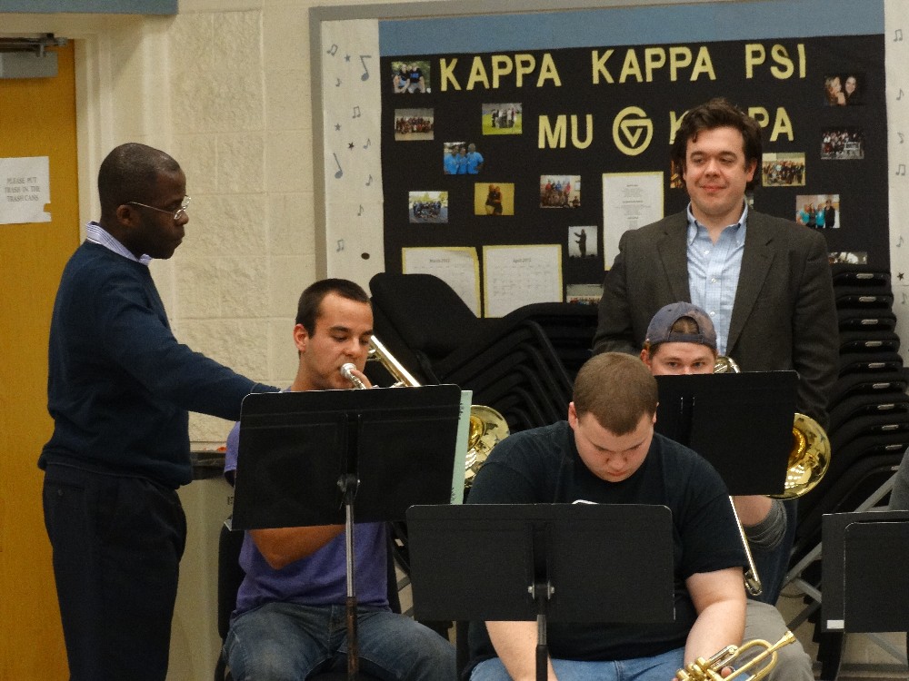 Kenneth Thompkins working with GVSU trombone students.